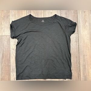Women's Black Short-Sleeve Crewneck Tee